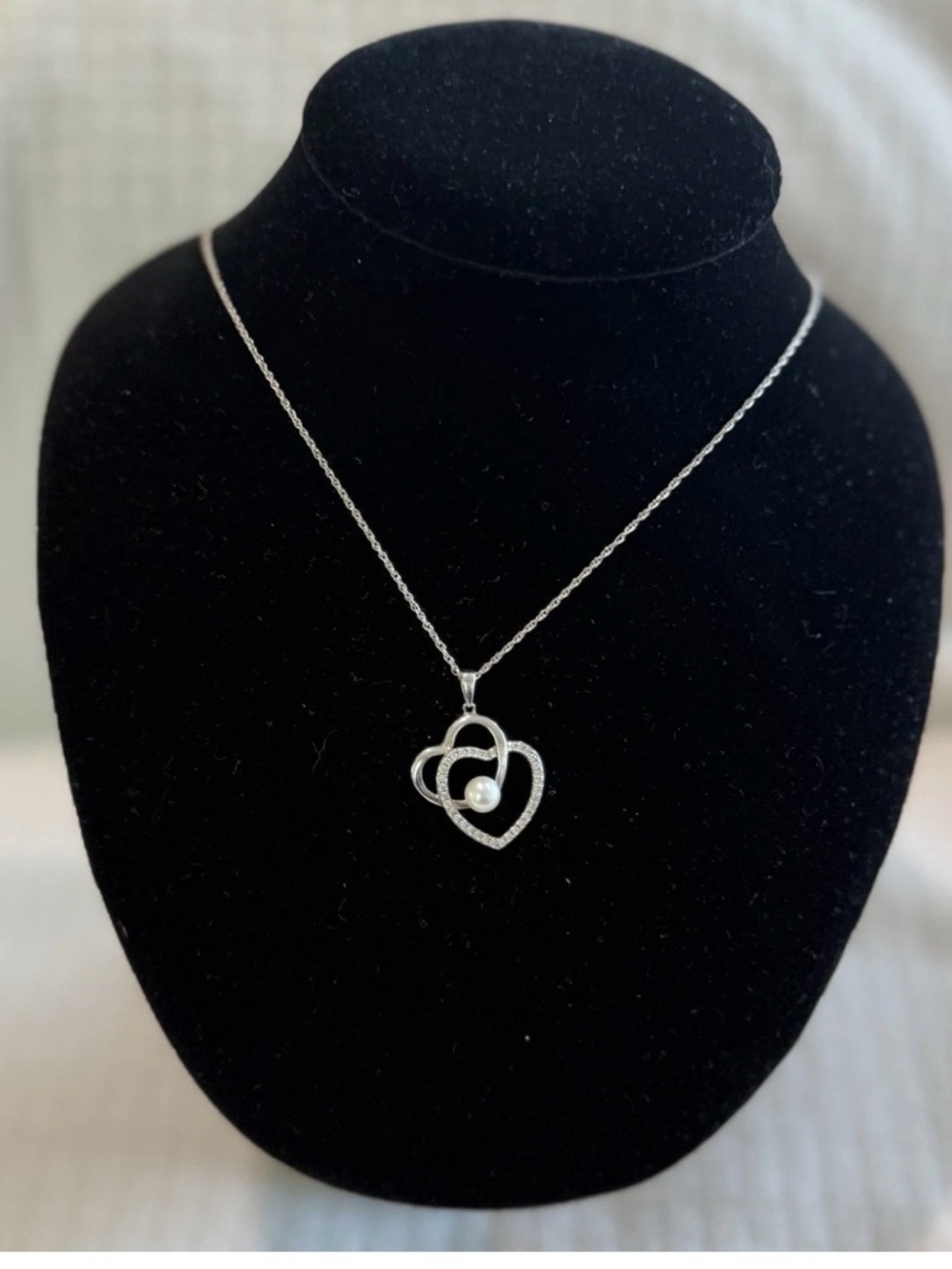 Hearts Intertwining W Center White Pearl Stamped 925 Pendant & Necklace